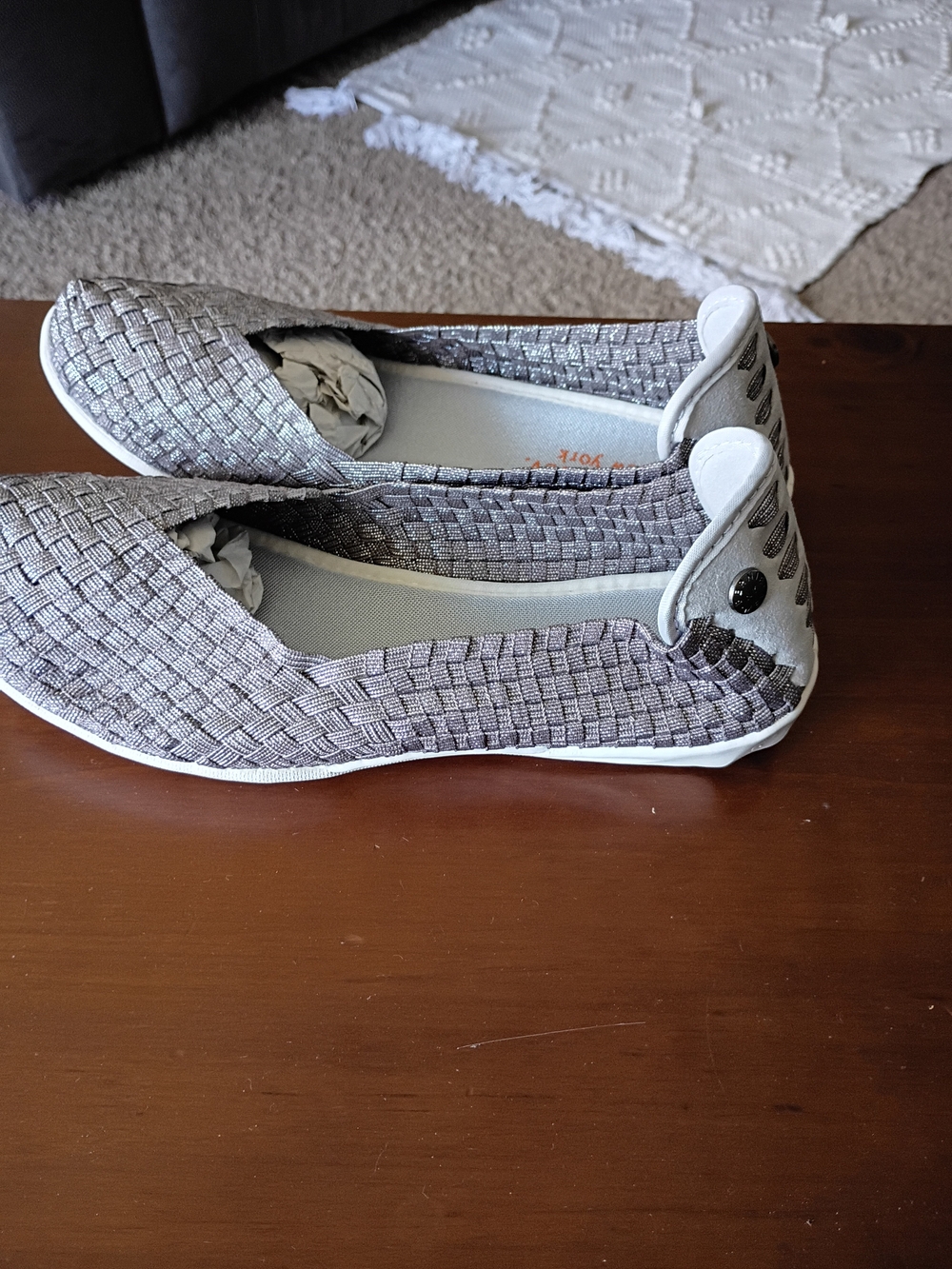bernie mev. Women's Woven Slip-On Flats in Light Gray